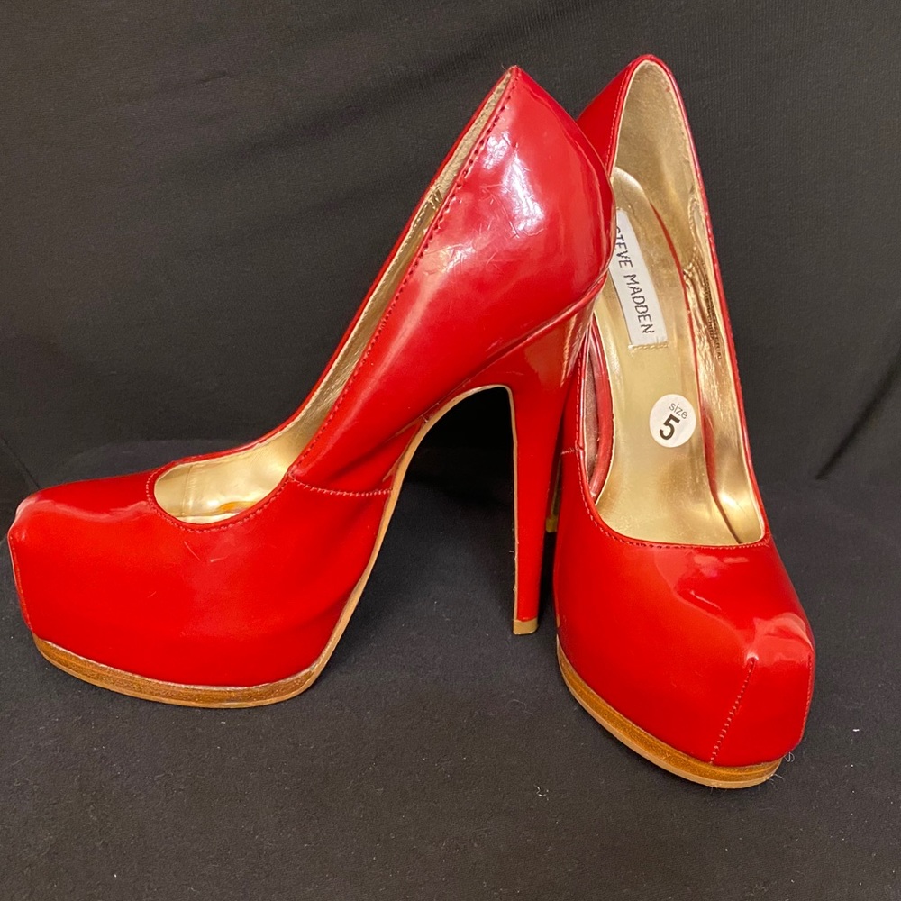 Steve Madden red high heels sz 5